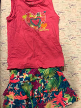 Load image into Gallery viewer, Pink cotton heart tank top and tropical skirt Jumping beans and piper 6
